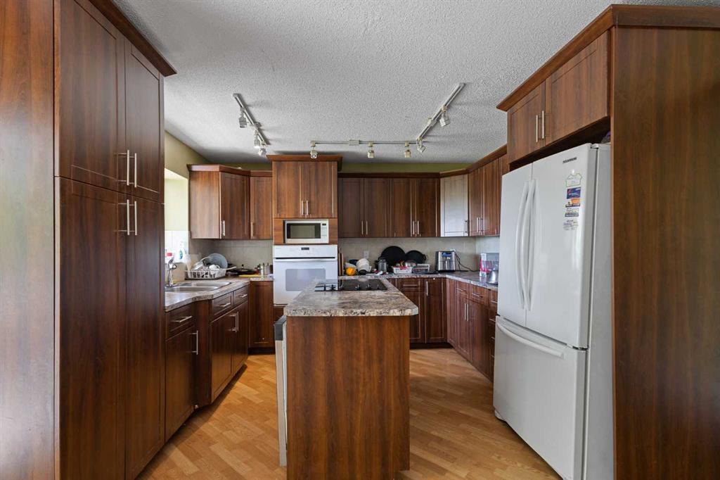 Additional image 5 of 5724 Dalmead Crescent NW, Calgary, AB, T3A1E6