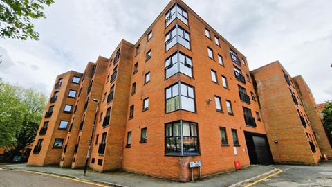 Central Court, Melville Street M3