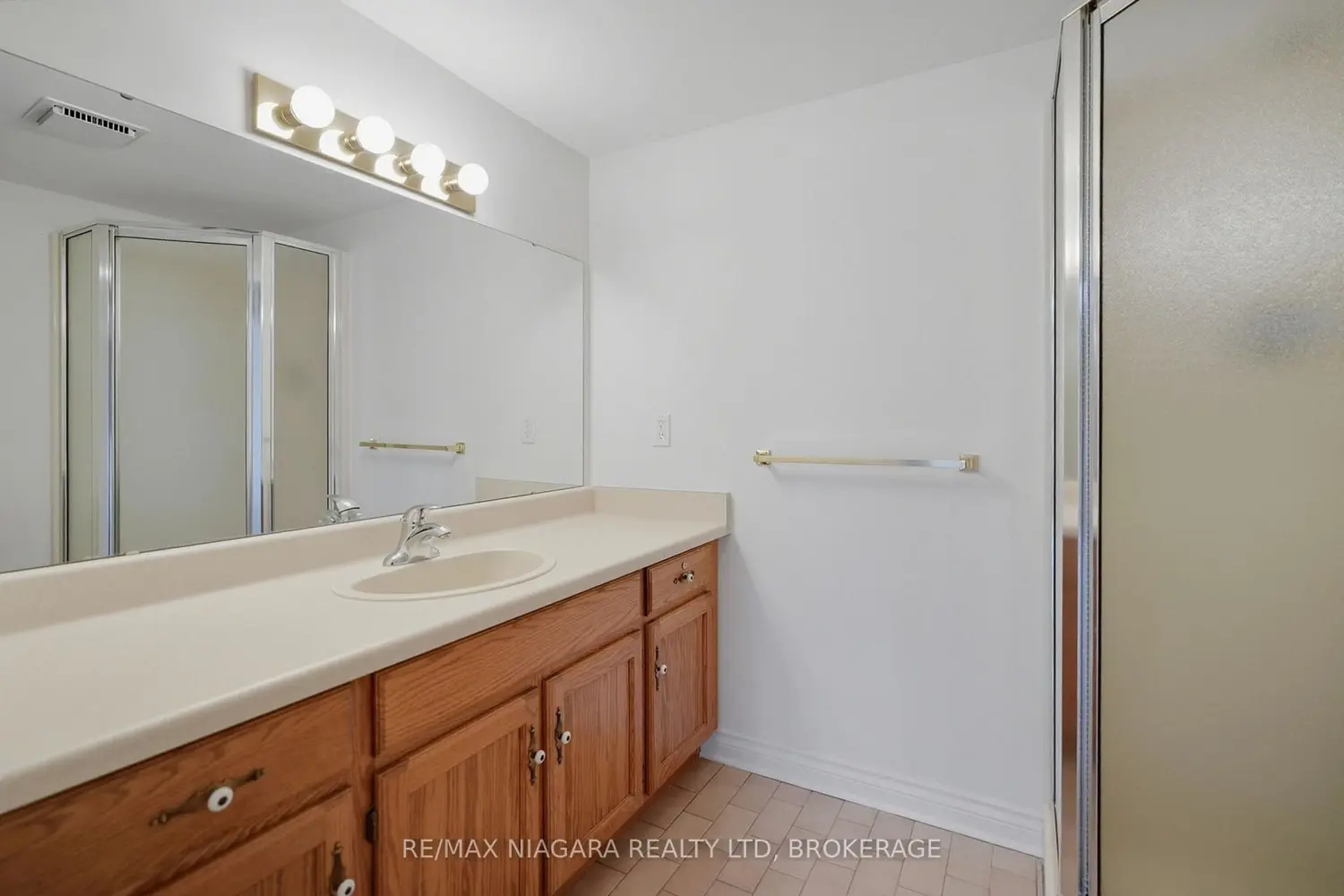 Additional image 17 of 250 Linwell Road 202