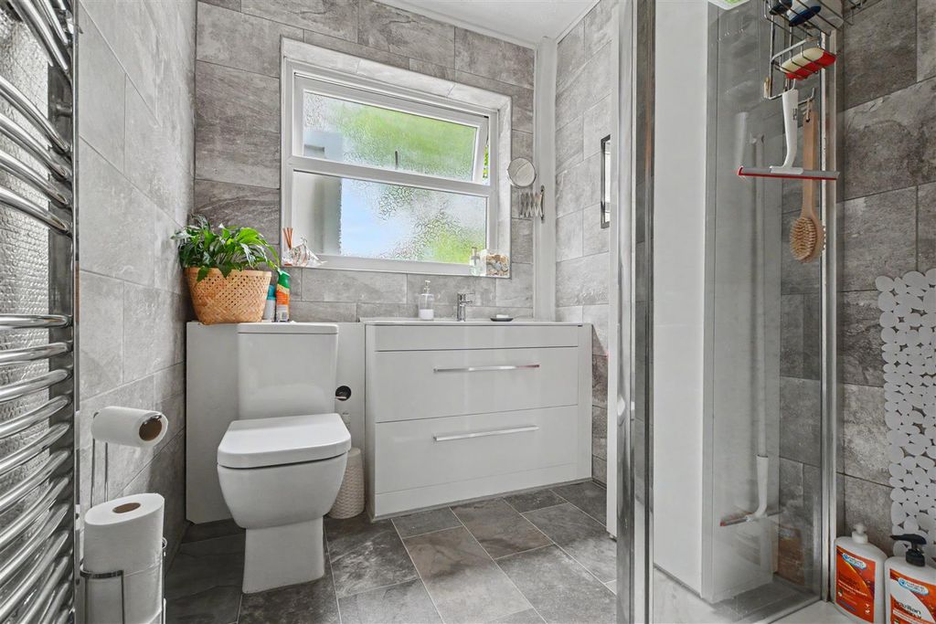 Additional image 16 of 3 bed detached house for saleGreenland Crescent, Beeston, Nottingham NG9