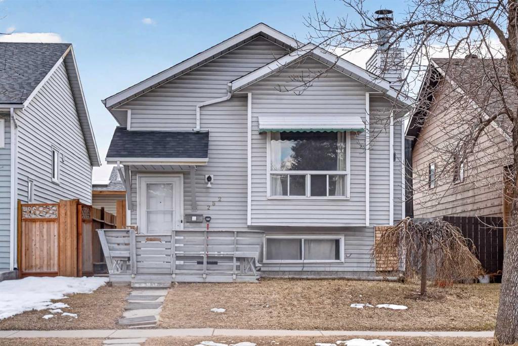 252 Erin Woods Drive SE, Calgary, AB, T2B 3B9