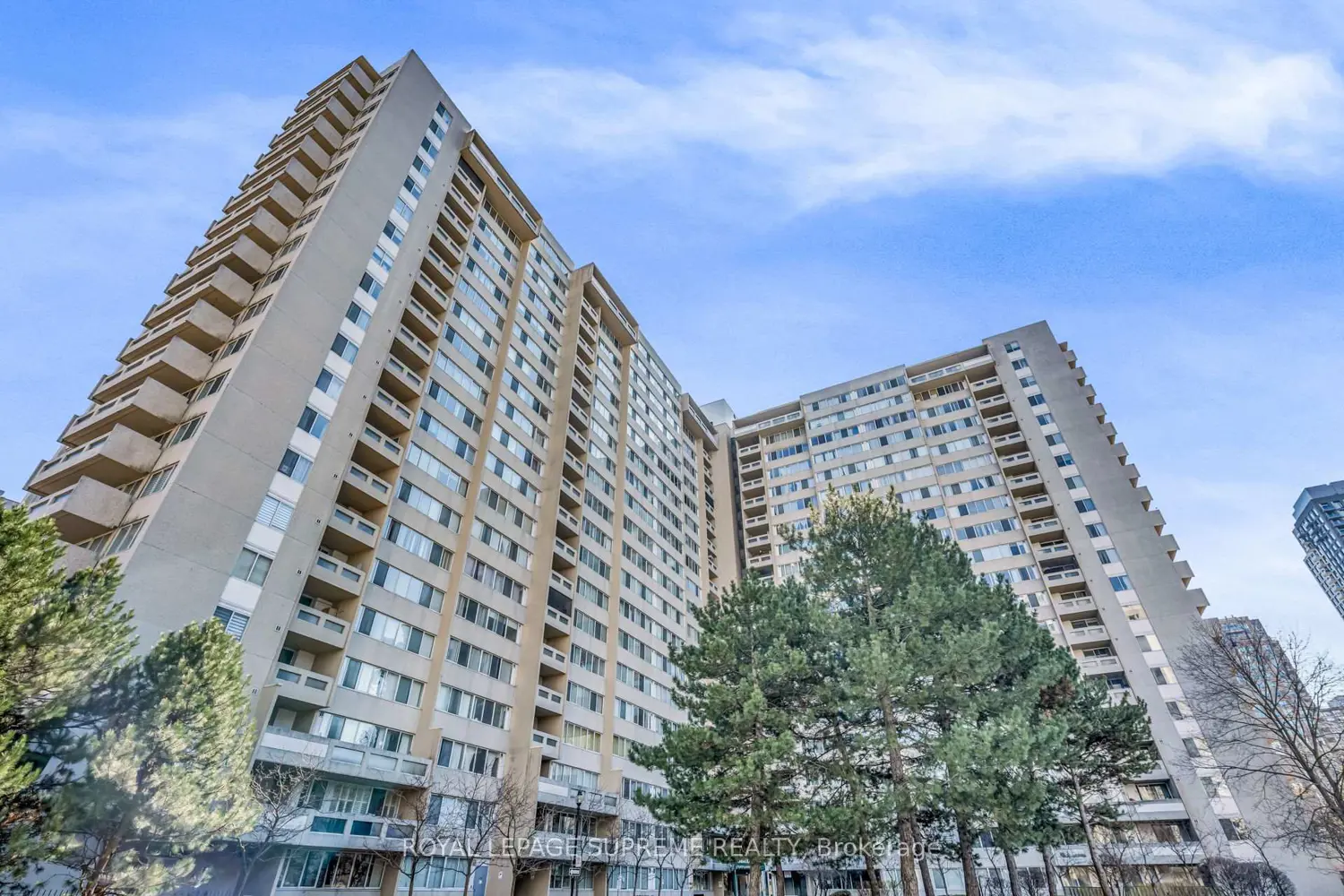 3590 Kaneff Crescent 1907