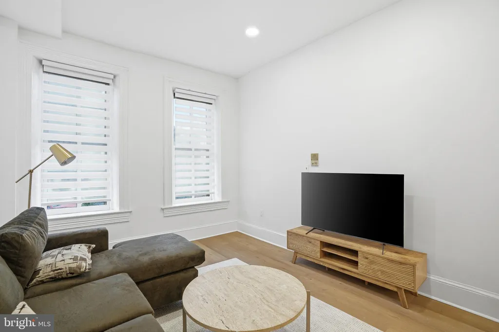 Additional image 28 of 313 C Street SE, Washington, DC 20003