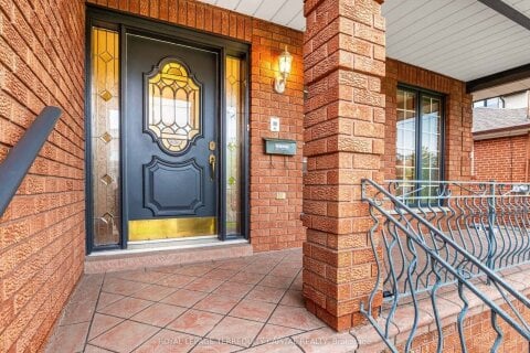 Additional image 8 of Rm 4-256 Cocksfield Avenue, Toronto, ON, M3H 3T7