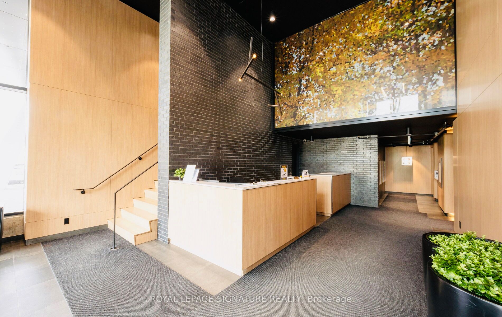 411-7 Smith Crescent, Toronto, ON, M8Z 0G3 photo 2