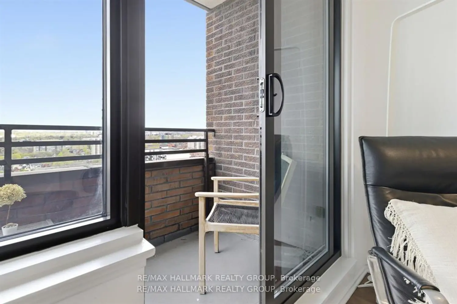Additional image 18 of 71 Somerset Street 2003