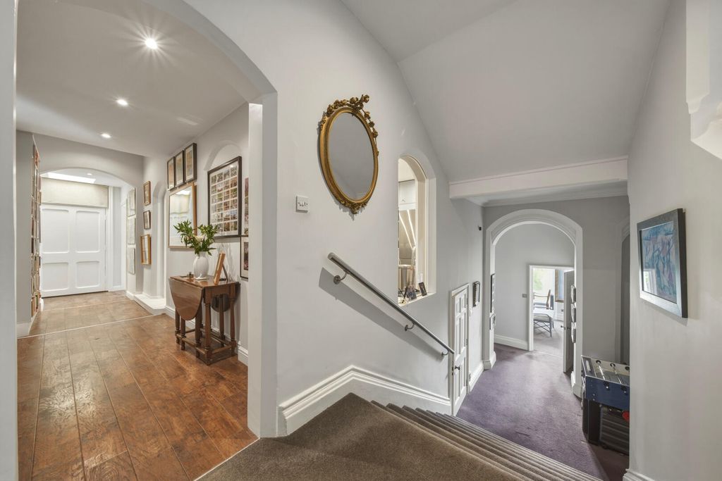 Additional image 25 of 3 bed flat for saleNewcastle Drive, The Park NG7