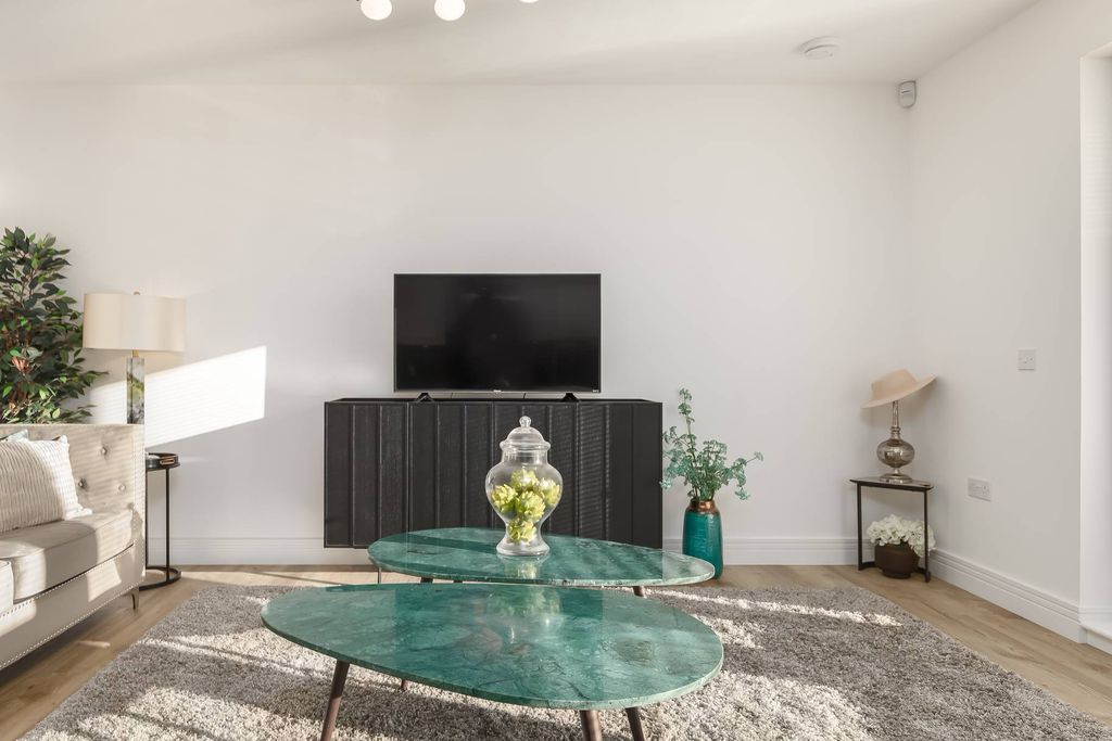 Additional image 4 of 3 bed flat for sale40/1, Meadowsweet Drive, Cammo, Edinburgh EH4