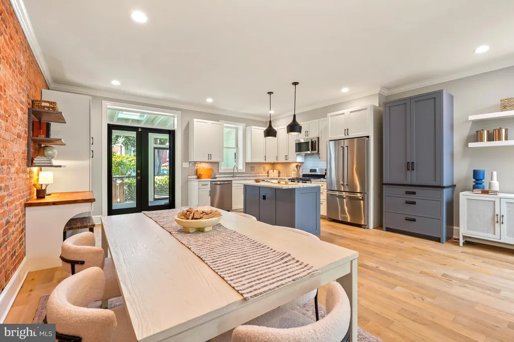 Additional image 12 of 822 11th Street NE, Washington, DC 20002