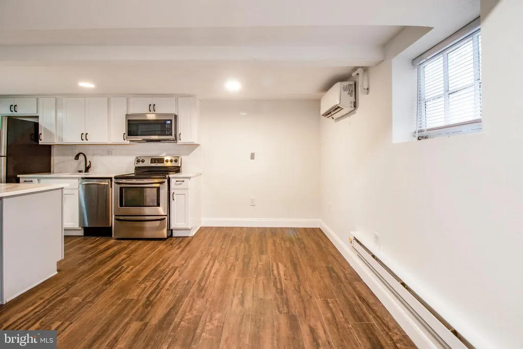 104 15th Street SE Unit B, Washington, DC 20003 photo 4