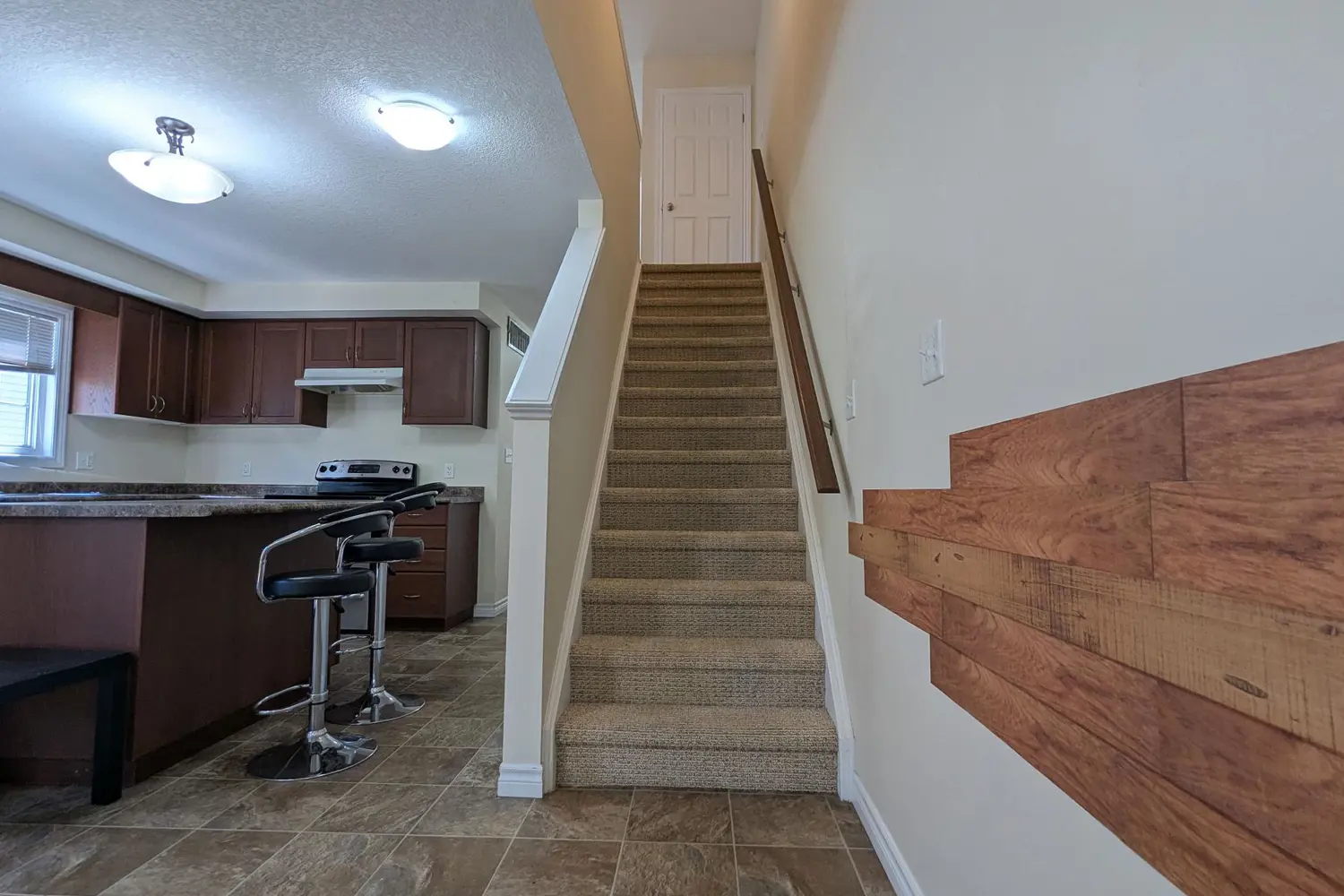 Additional image 7 of 931 Glasgow Street 27B