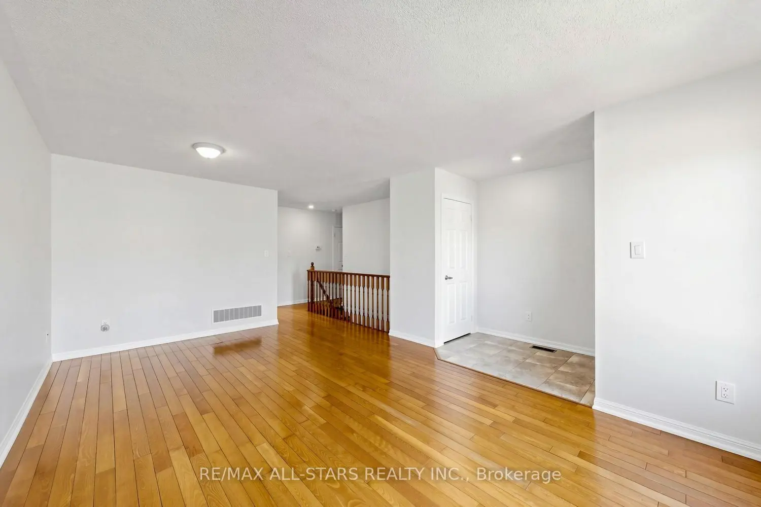 22 Geo Izatt Drive photo 3