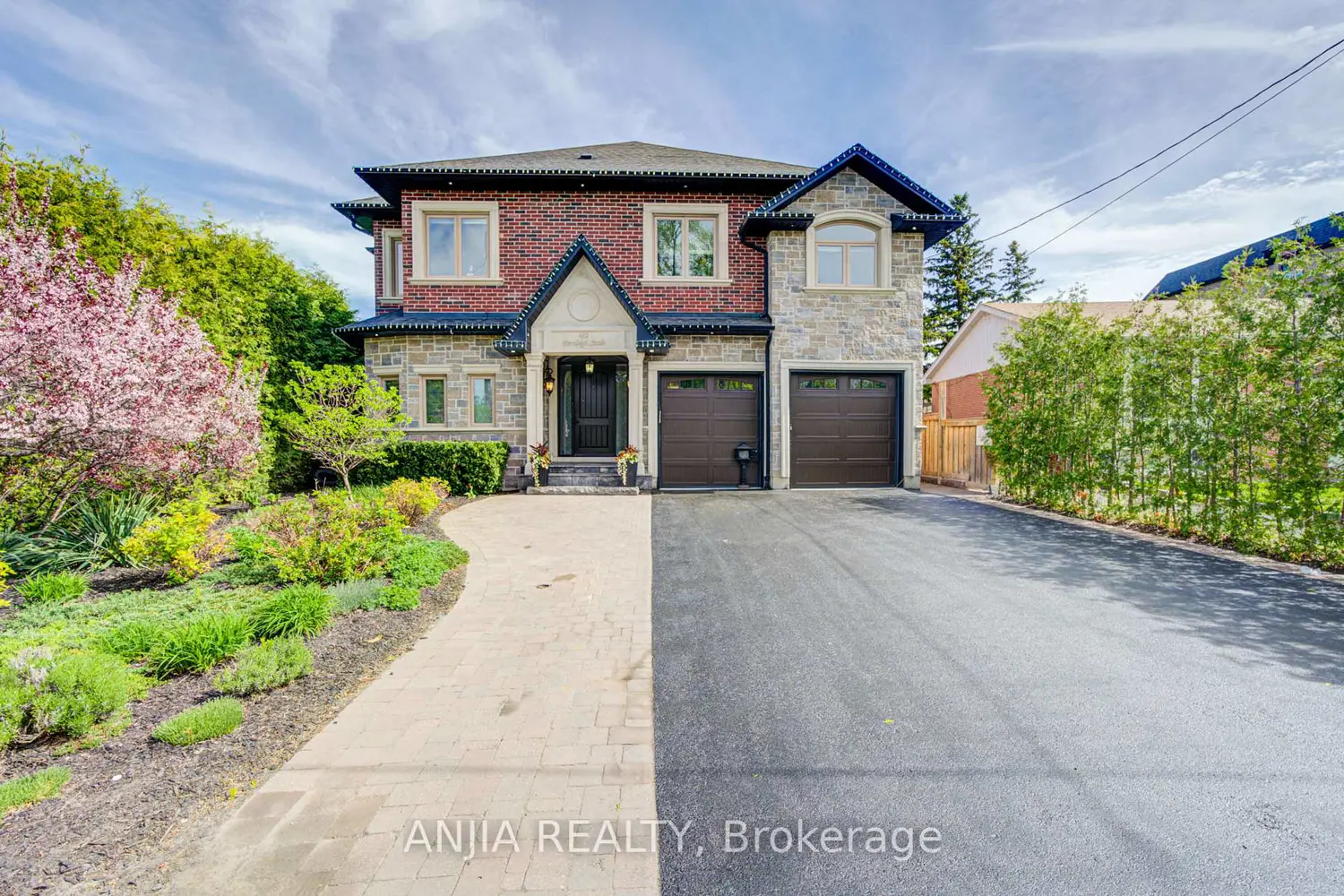 452 Fernleigh Circle