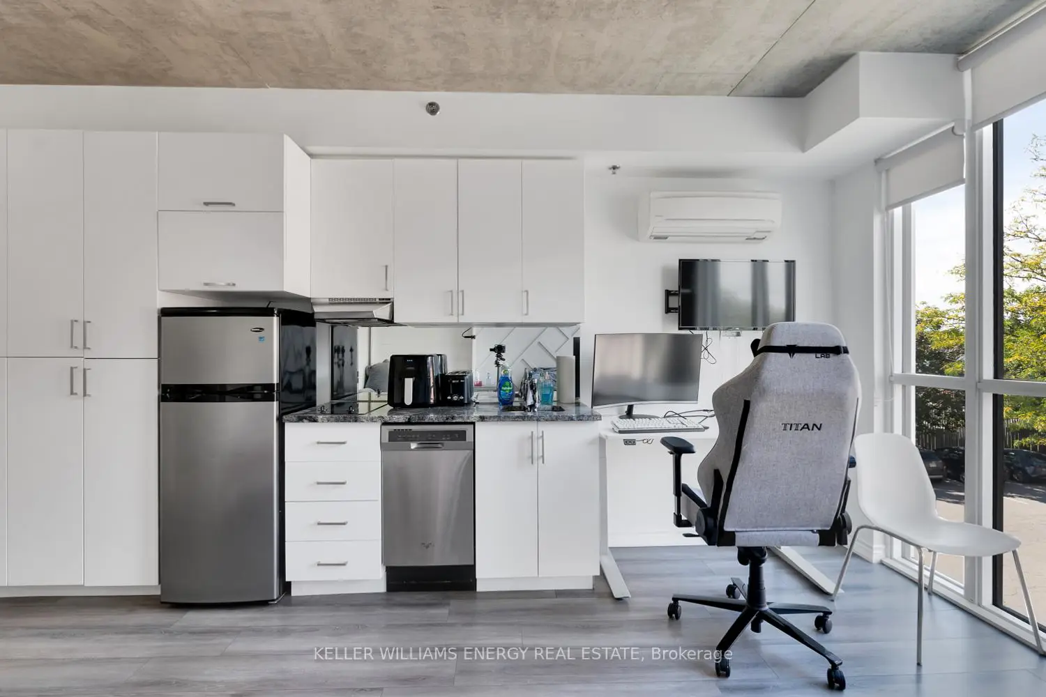 Additional image 10 of 1900 Simcoe Street 217