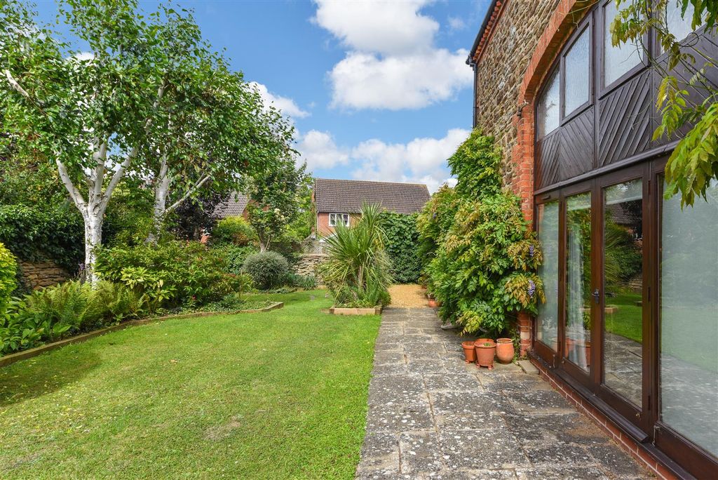 Additional image 20 of 4 bed barn conversion for saleHigh Street, Crick, Northampton NN6