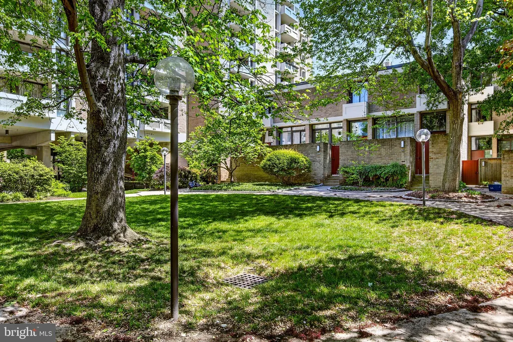 Additional image 31 of 1245 4th Street SW Unit E106, Washington, DC 20024