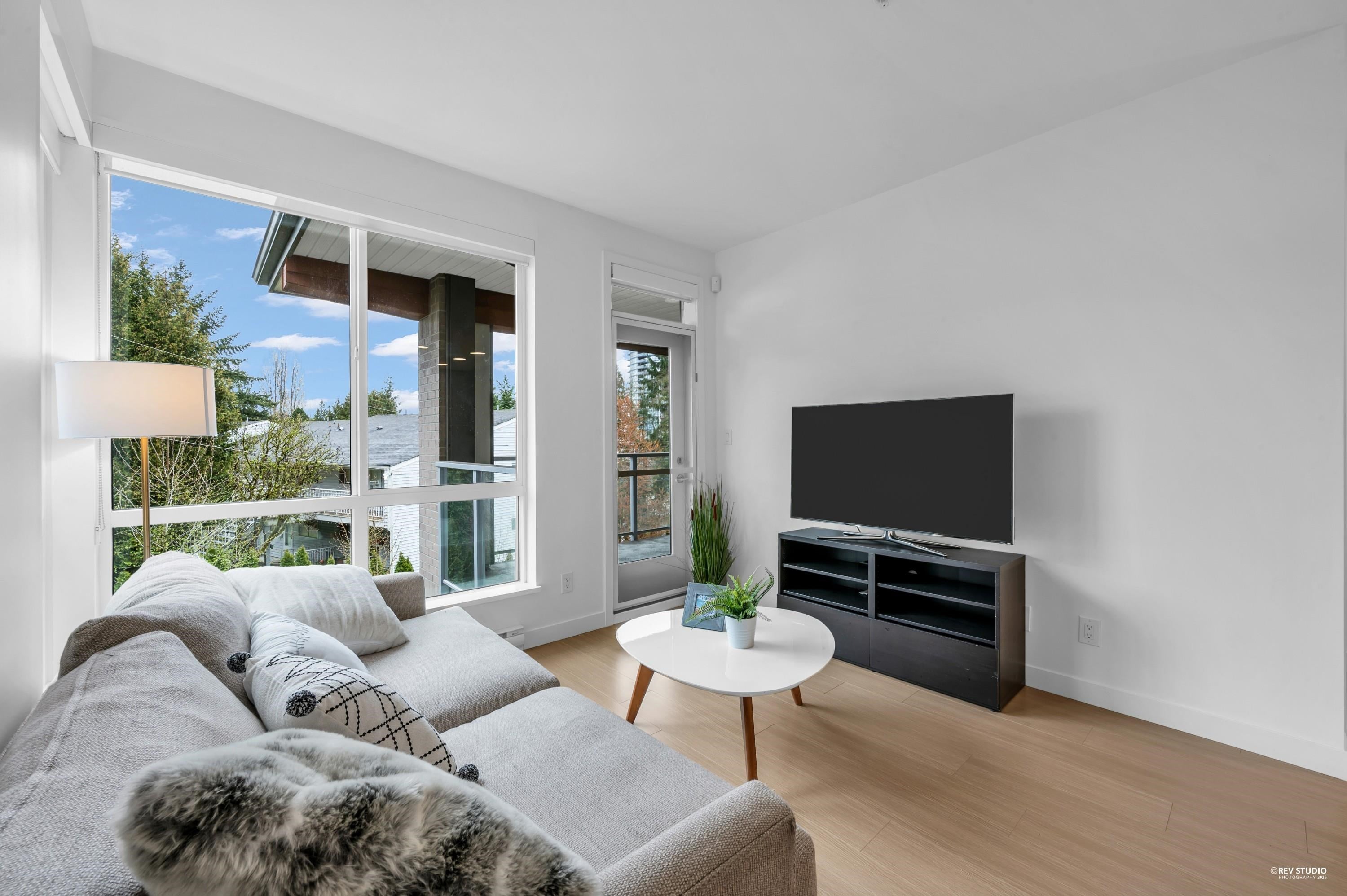 Additional image 3 of 318-5460 Broadway , Burnaby, BC, V5B 0B4