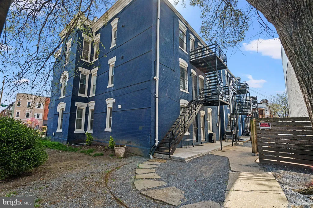 1040 6th Street NE Unit 302, Washington, DC 20002