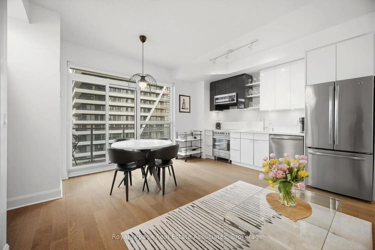 33 Shore Breeze Drive 2301 photo 2