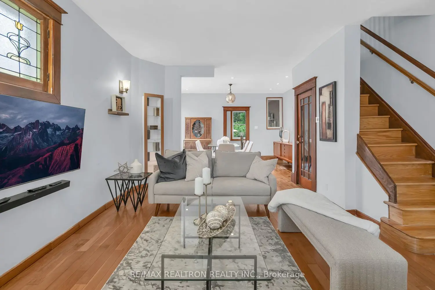105 Dewhurst Boulevard photo 3