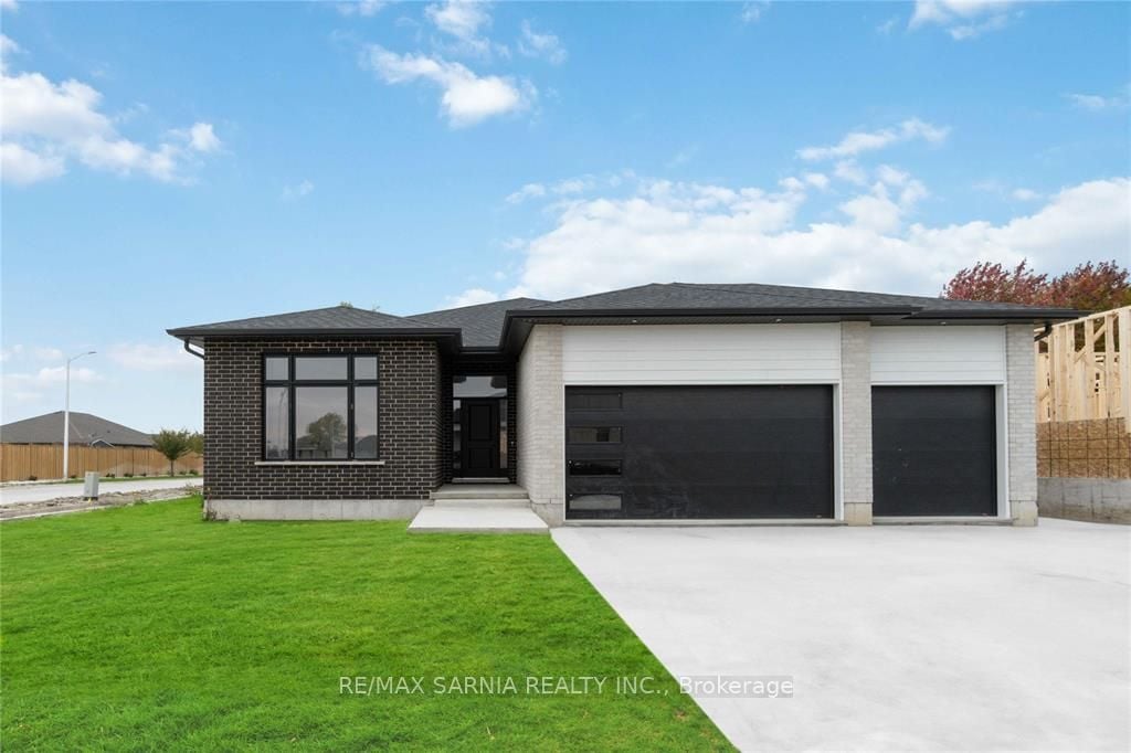 601 Sweetbay Crescent, Sarnia, ON, N7S 0A8