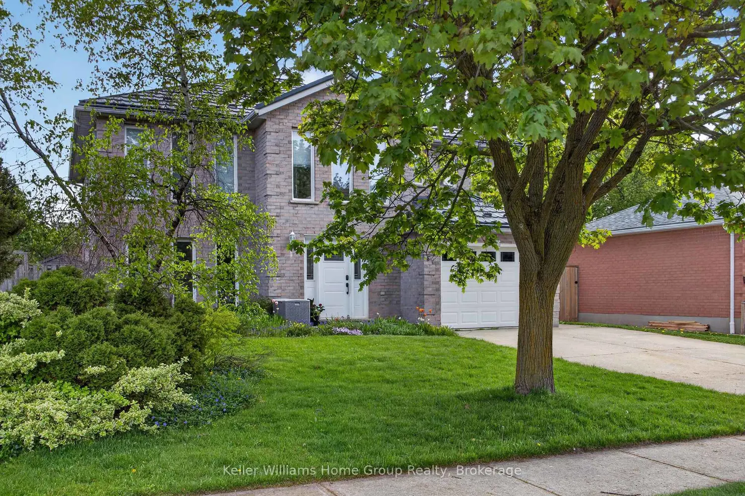 42 Freshmeadow Way photo 2