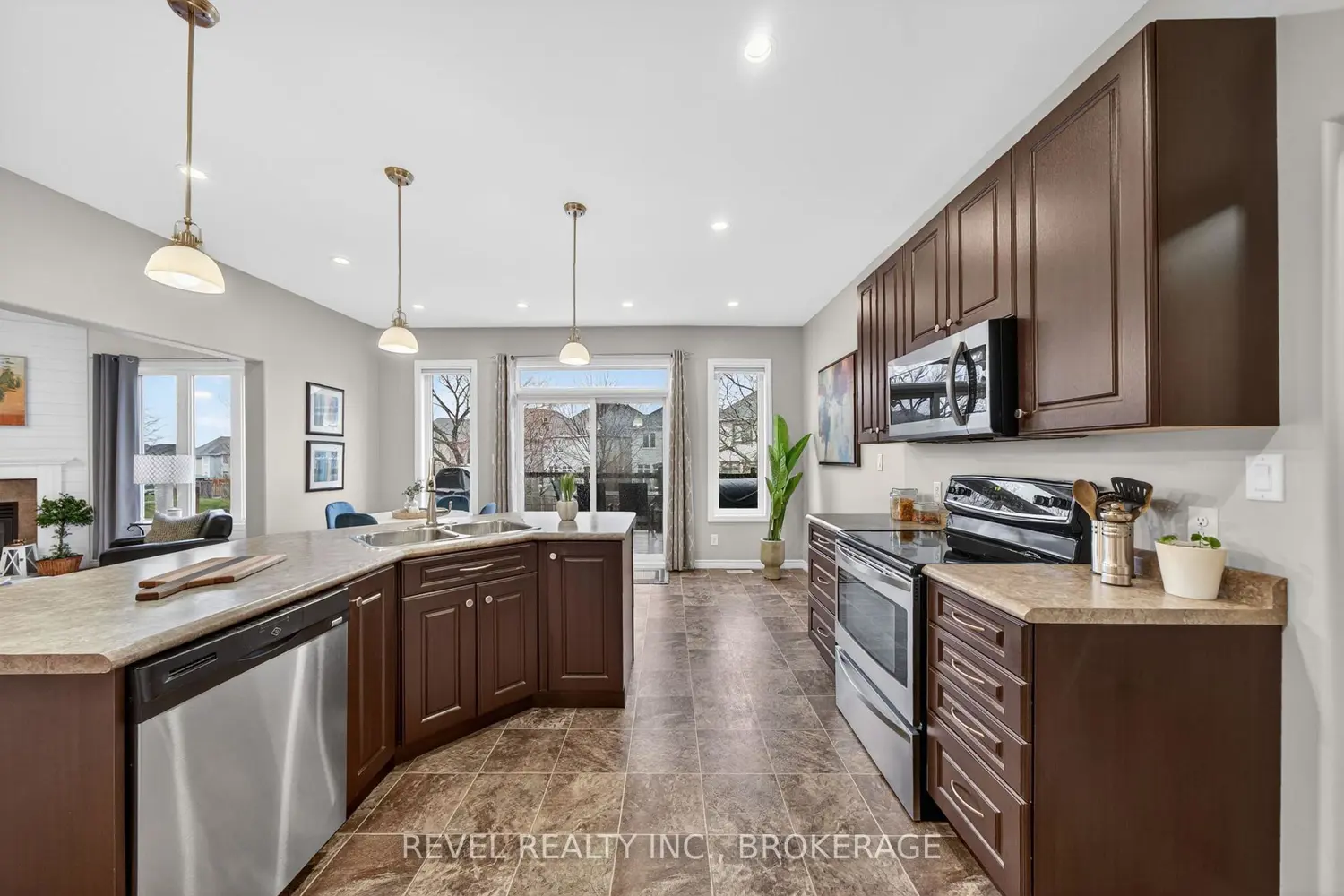 1557 Providence Crescent