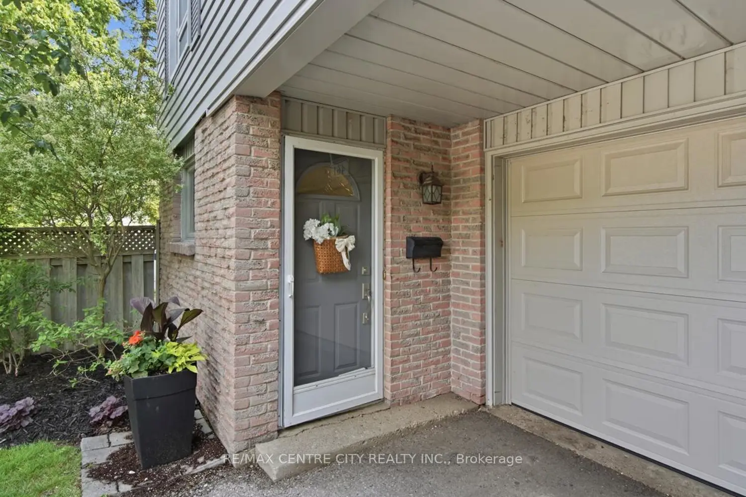 Additional image 2 of 461 Everglade Crescent