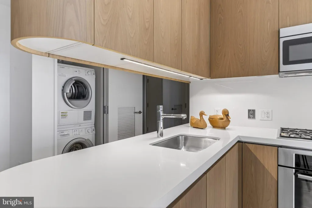 Additional image 30 of 925 H Street NW Unit 606, Washington, DC 20001