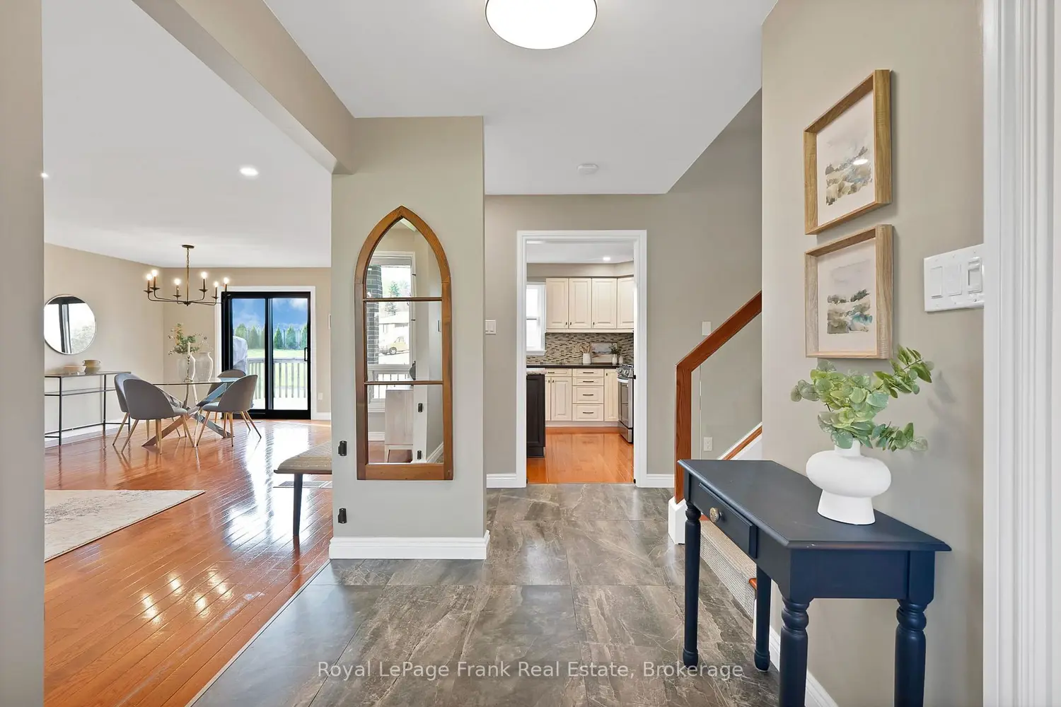 8 Gamron Avenue photo 3