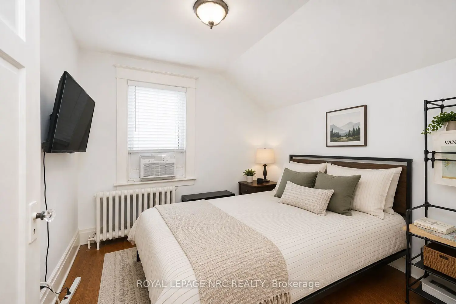 Additional image 5 of 92 Dufferin Street