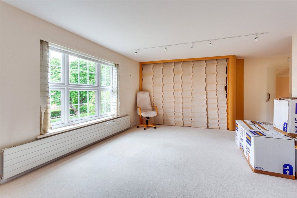 Additional image 12 of 3 bed flat for salePhyllis Court Drive, Henley-On-Thames, Oxfordshire RG9