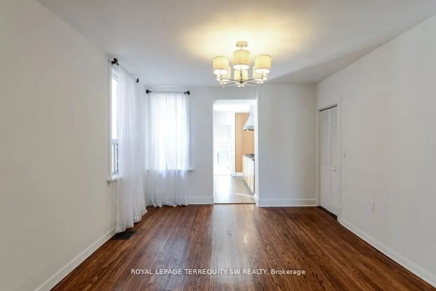 105 Barker Avenue photo 2