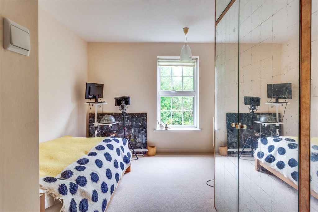 Additional image 17 of 3 bed flat for salePhyllis Court Drive, Henley-On-Thames, Oxfordshire RG9
