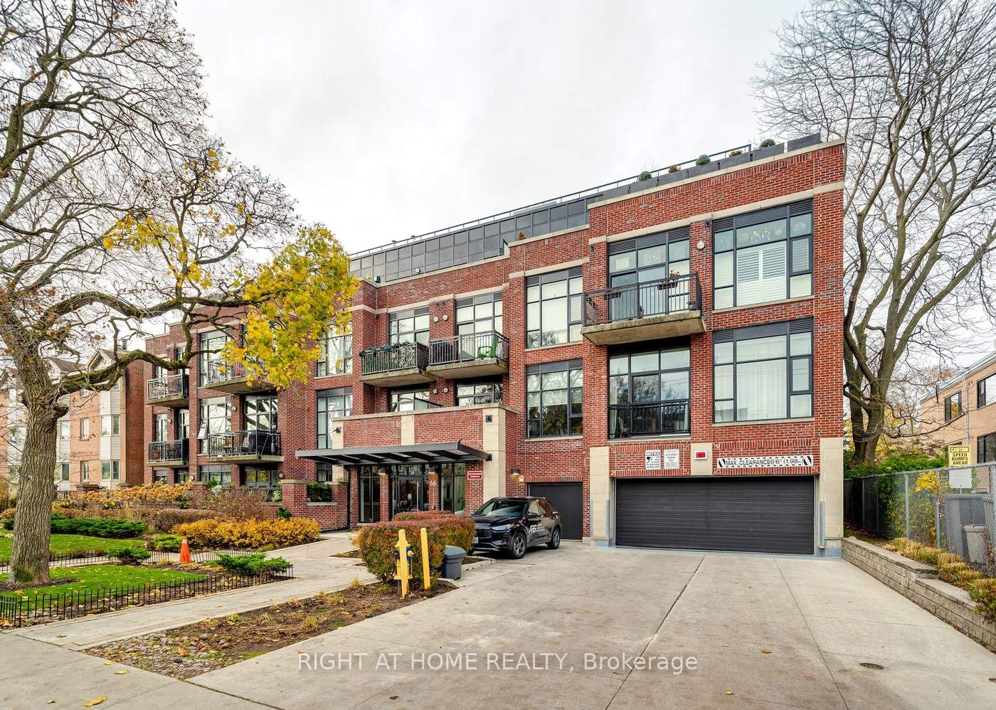 409-66 Kippendavie Avenue, Toronto, ON, M4L 0A4