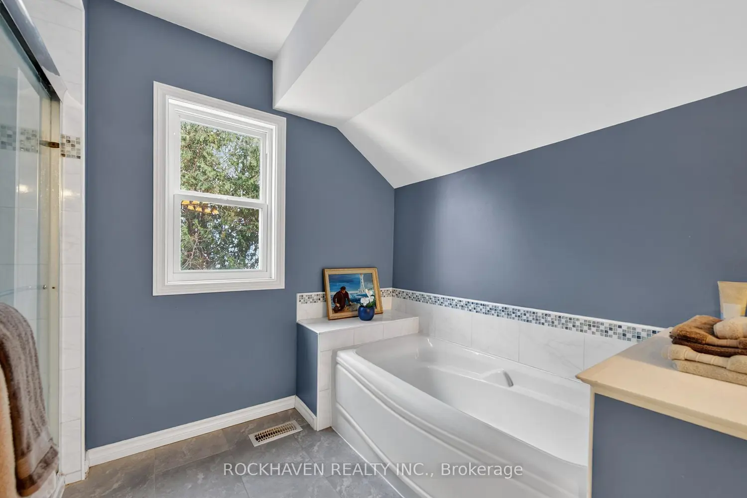 Additional image 18 of 151 Lynden Road