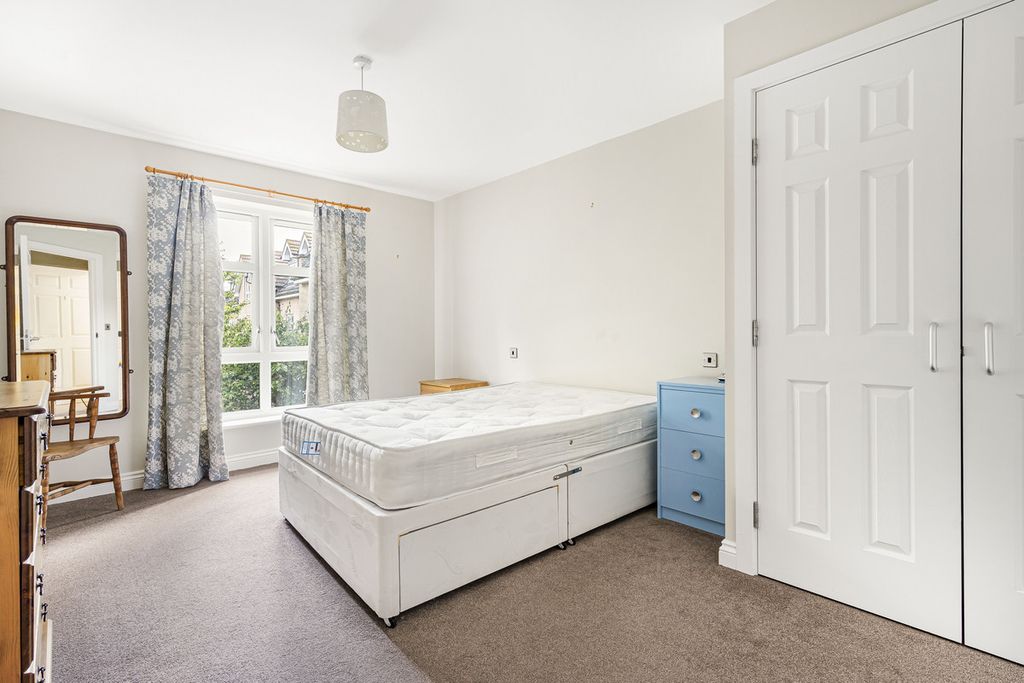 Additional image 5 of 2 bed flat for saleThe Moors, Kidlington OX5