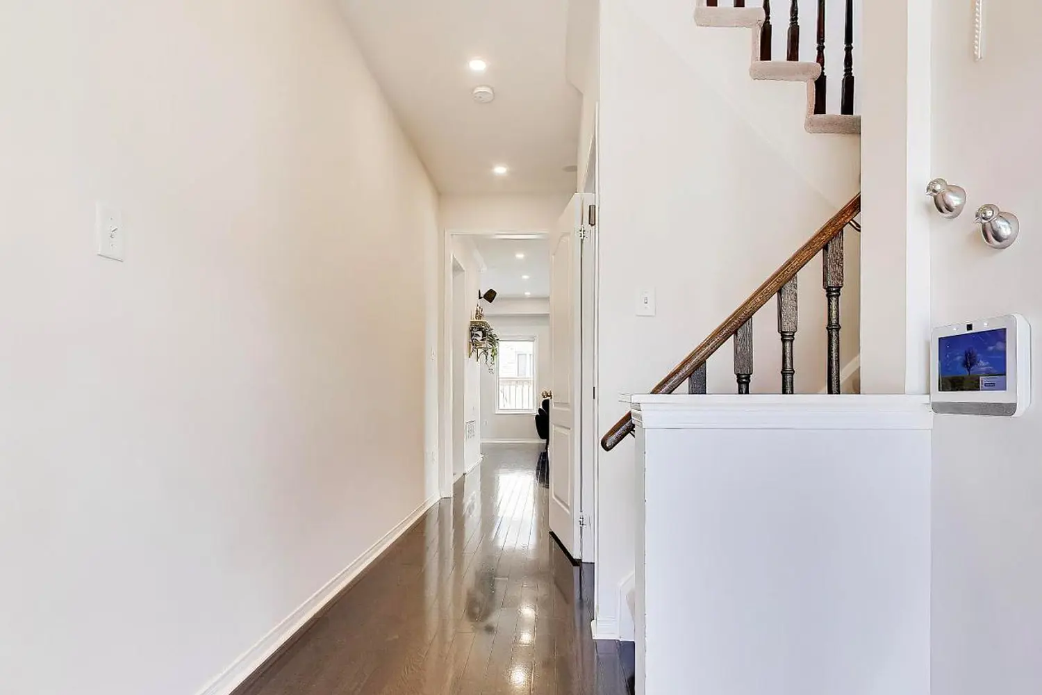 406 Reeves Way Boulevard photo 2
