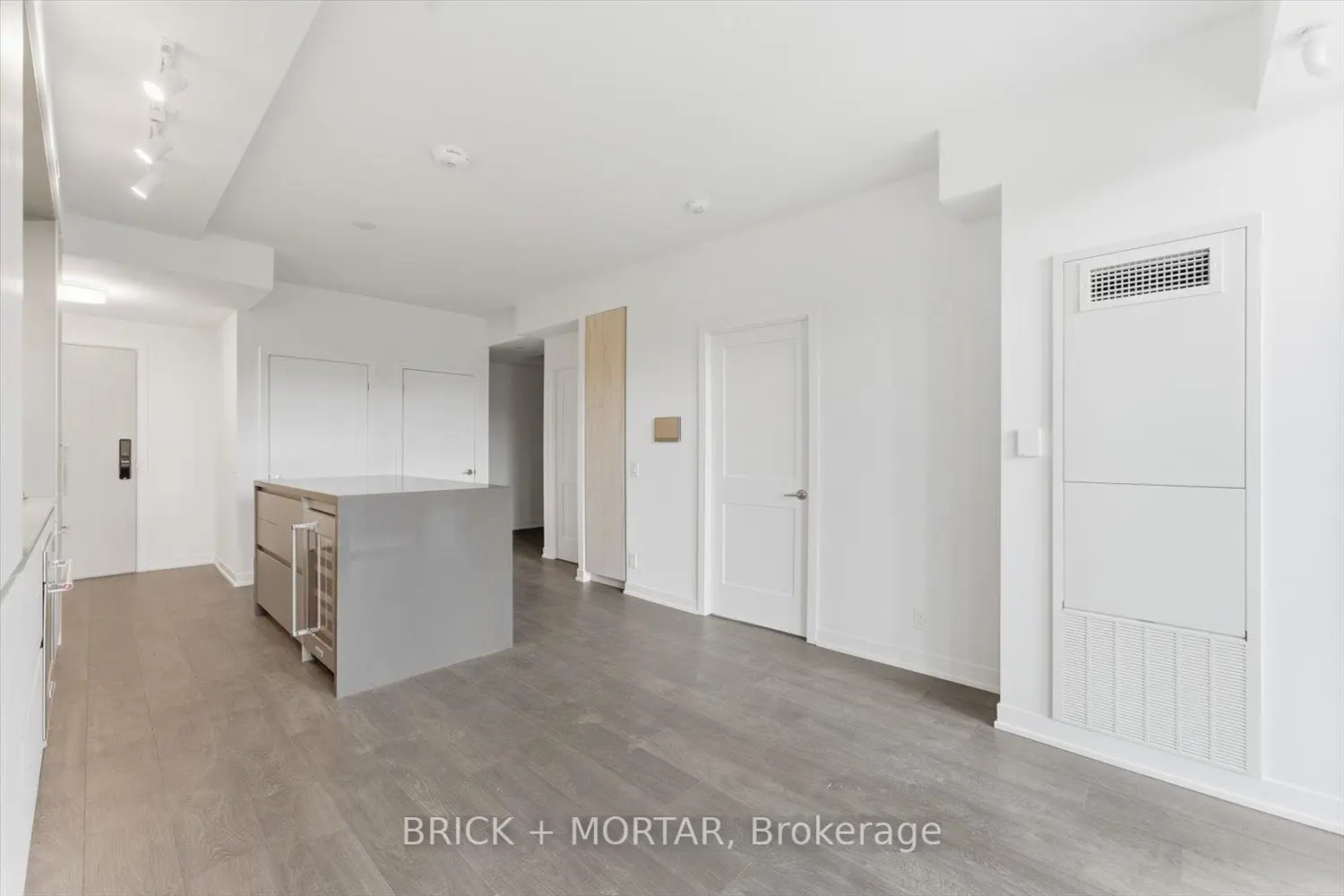 1 Hillsdale Avenue 301 photo 5