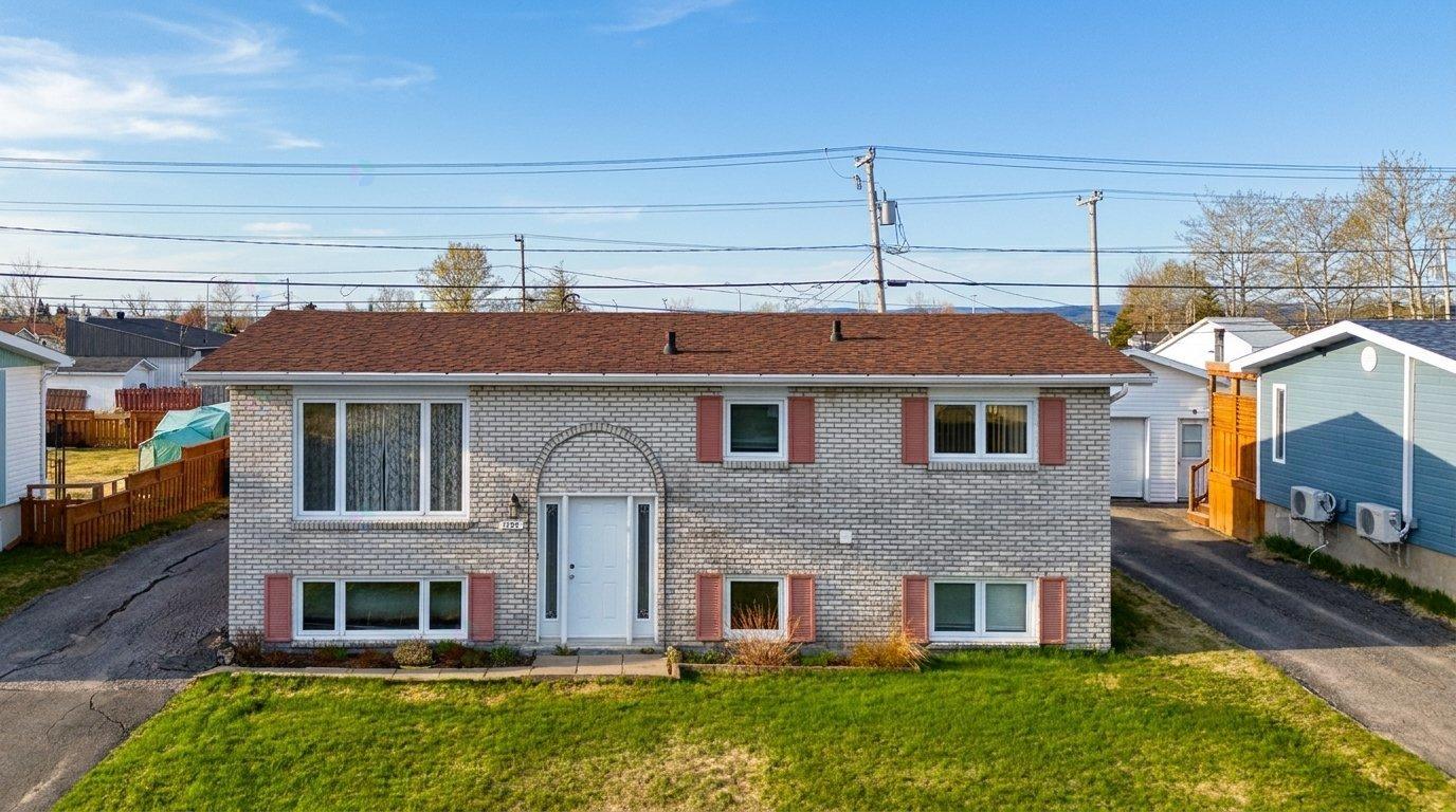 1345 Rue Fiset