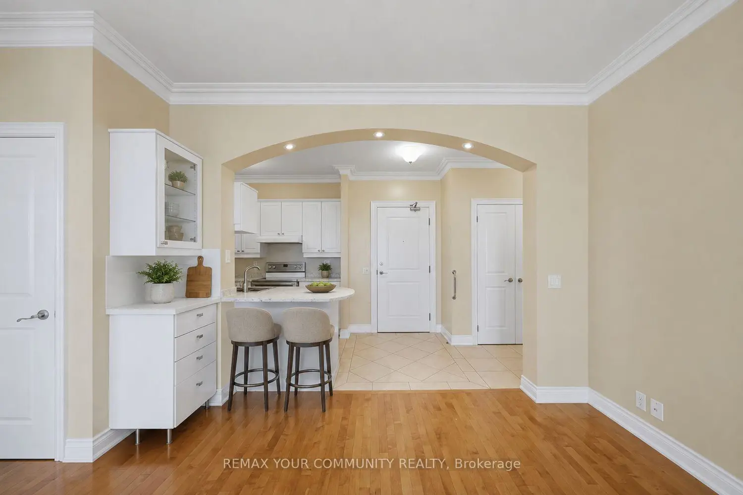 Additional image 4 of 9519 Keele Street 313