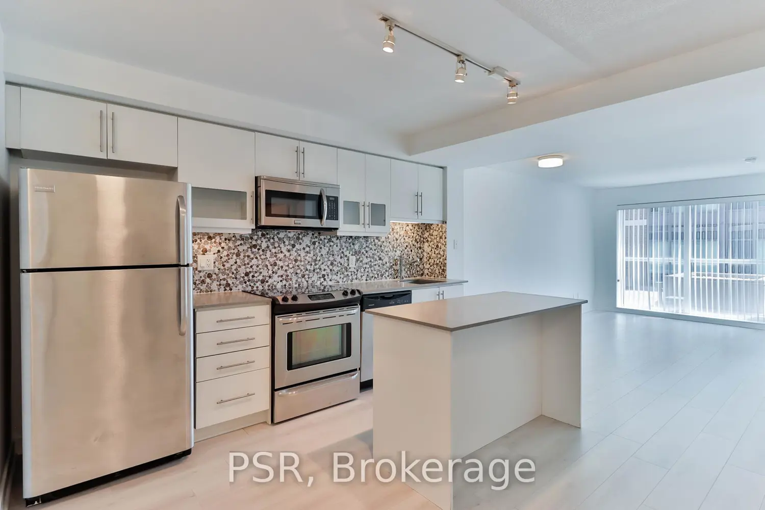 1169 Queen Street 302N photo 5