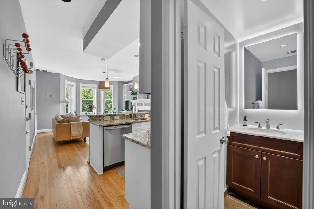 Additional image 15 of 719 5th Street NE Unit 3, Washington, DC 20002
