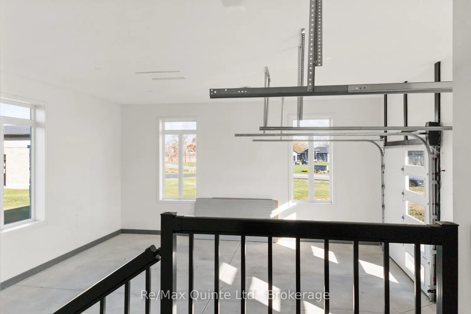 Additional image 17 of 76 Navigation Drive