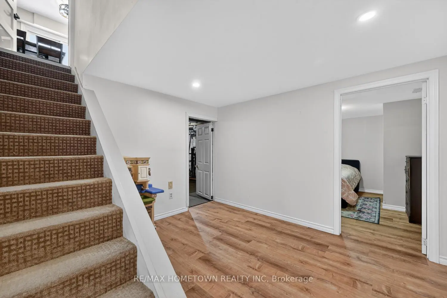Additional image 8 of 5475 Dejong Road