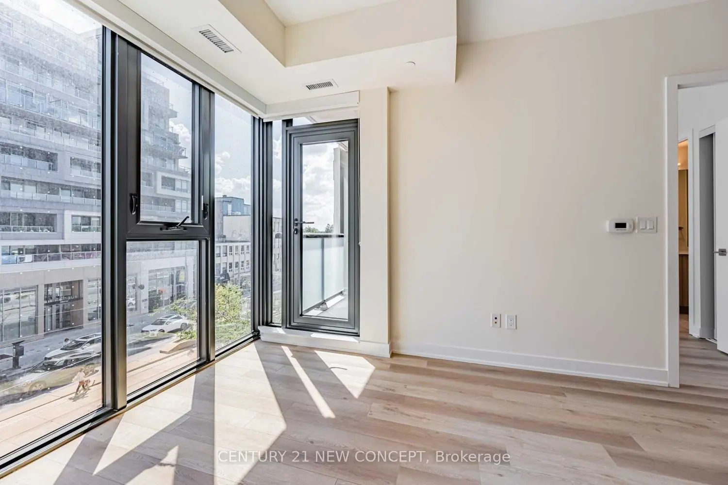 840 St Clair Avenue 409 photo 3