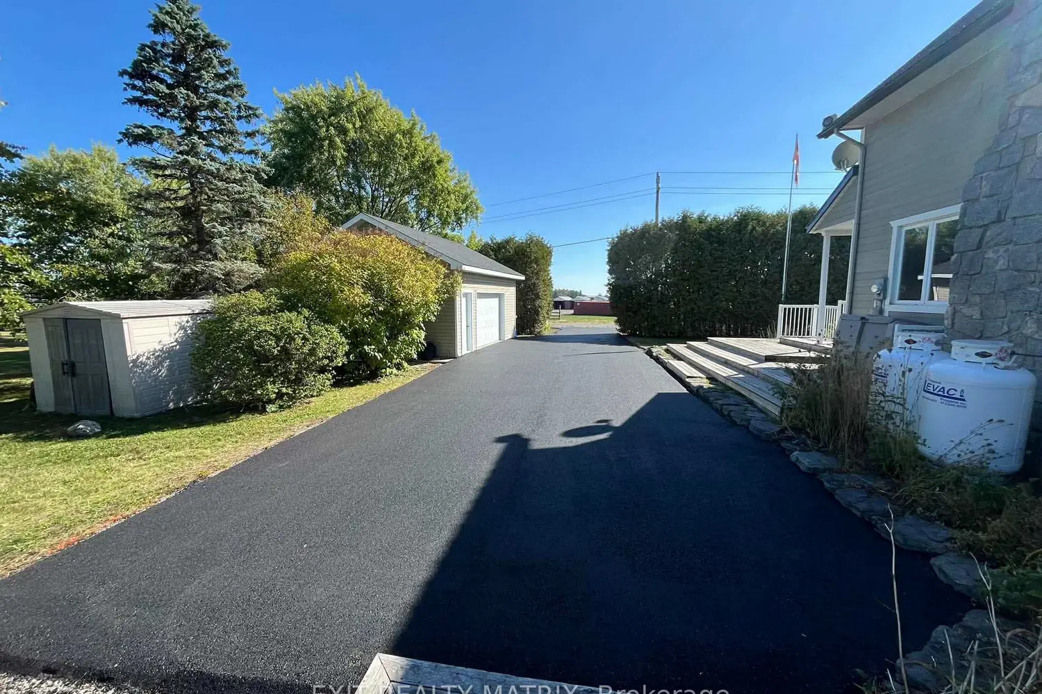Additional image 15 of 1871 Lajoie Street
