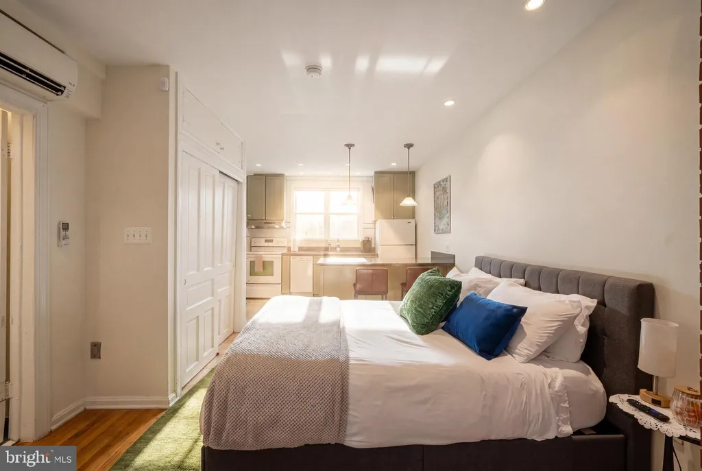 Additional image 56 of 319 C Street SE, Washington, DC 20003
