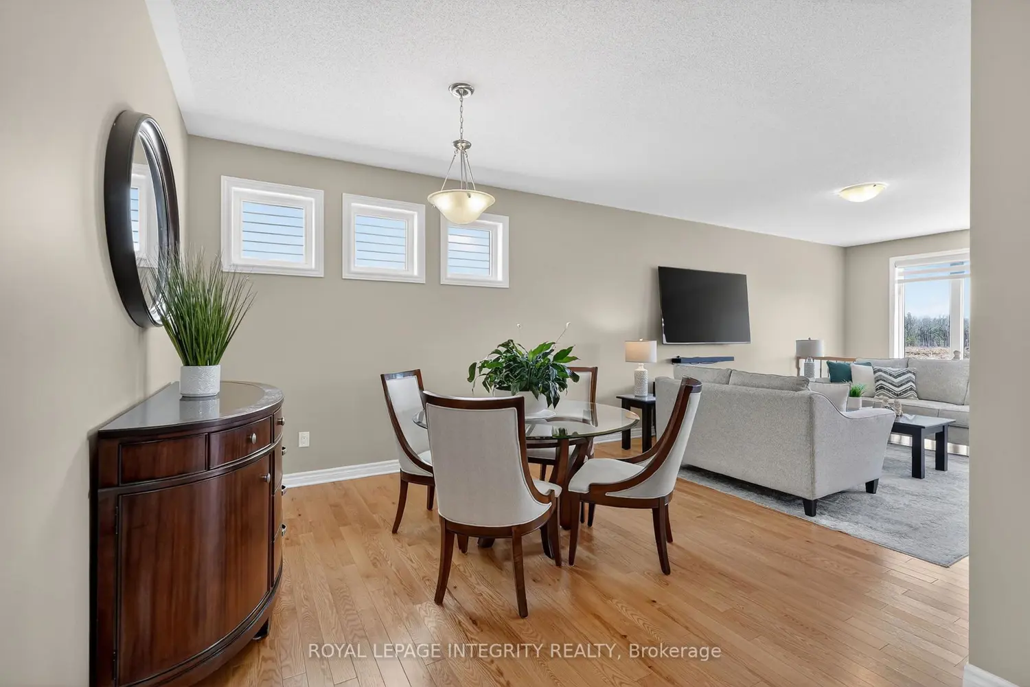 724 Parade Drive photo 3