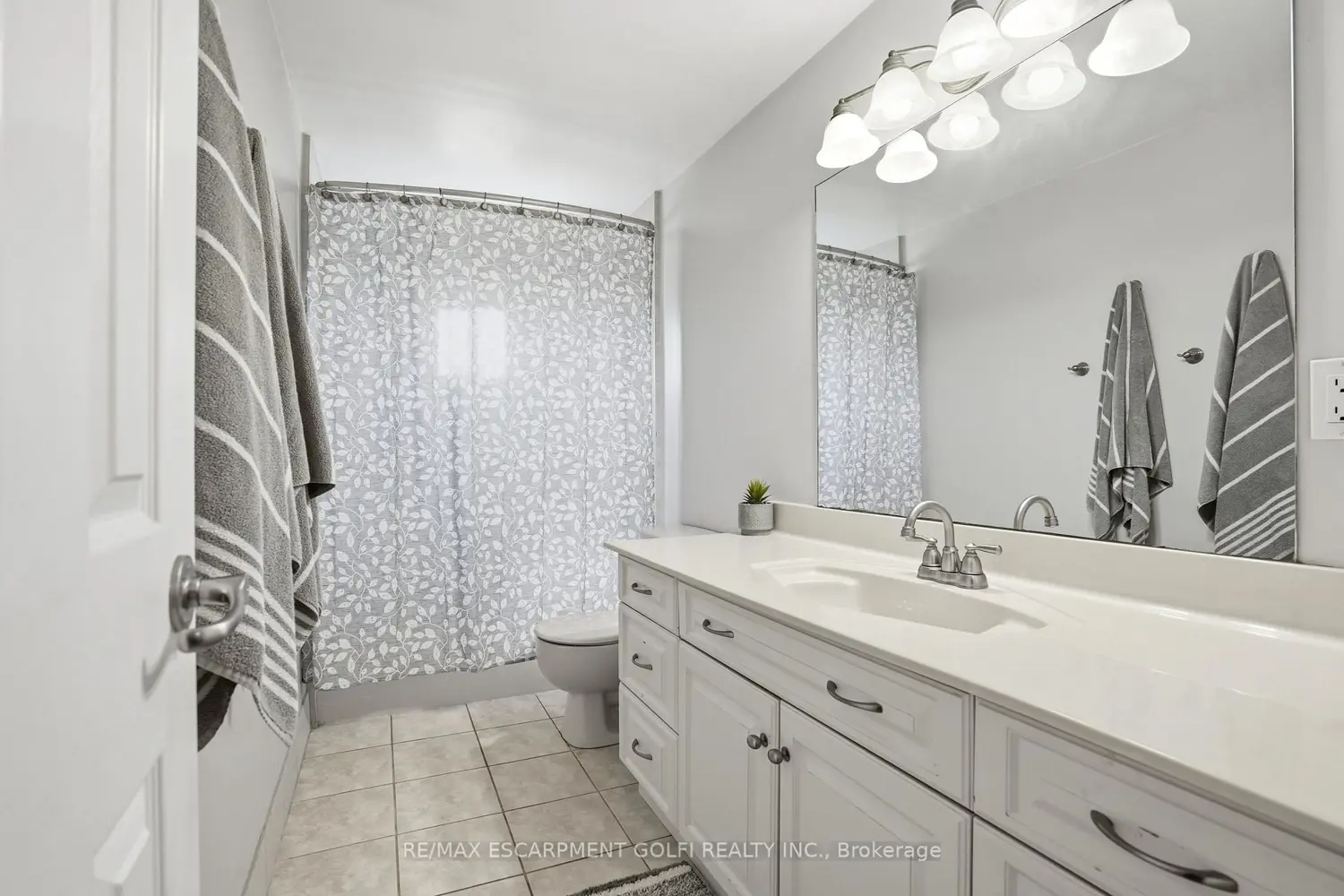 Additional image 11 of 1 Oakmeadow Place